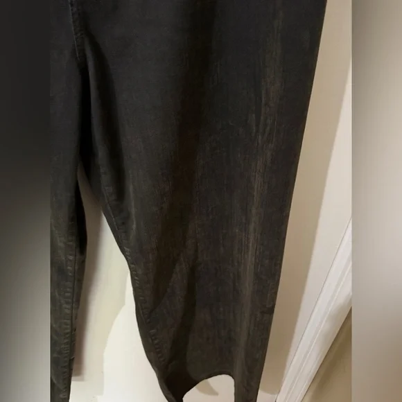 Universal Thread Women's High-Rise Flocked Sailor Wide Leg ankle jeans worn once - Picture 3 of 8